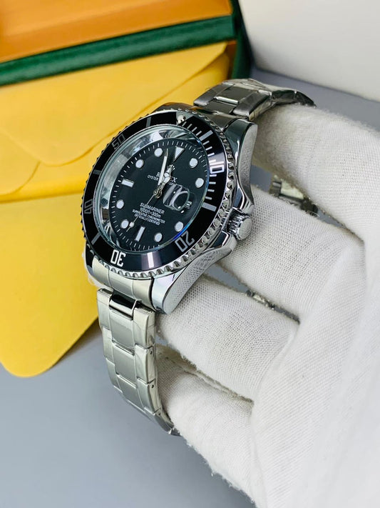 Elegant Silver Date Display Wrist Watch With Doubel Lo