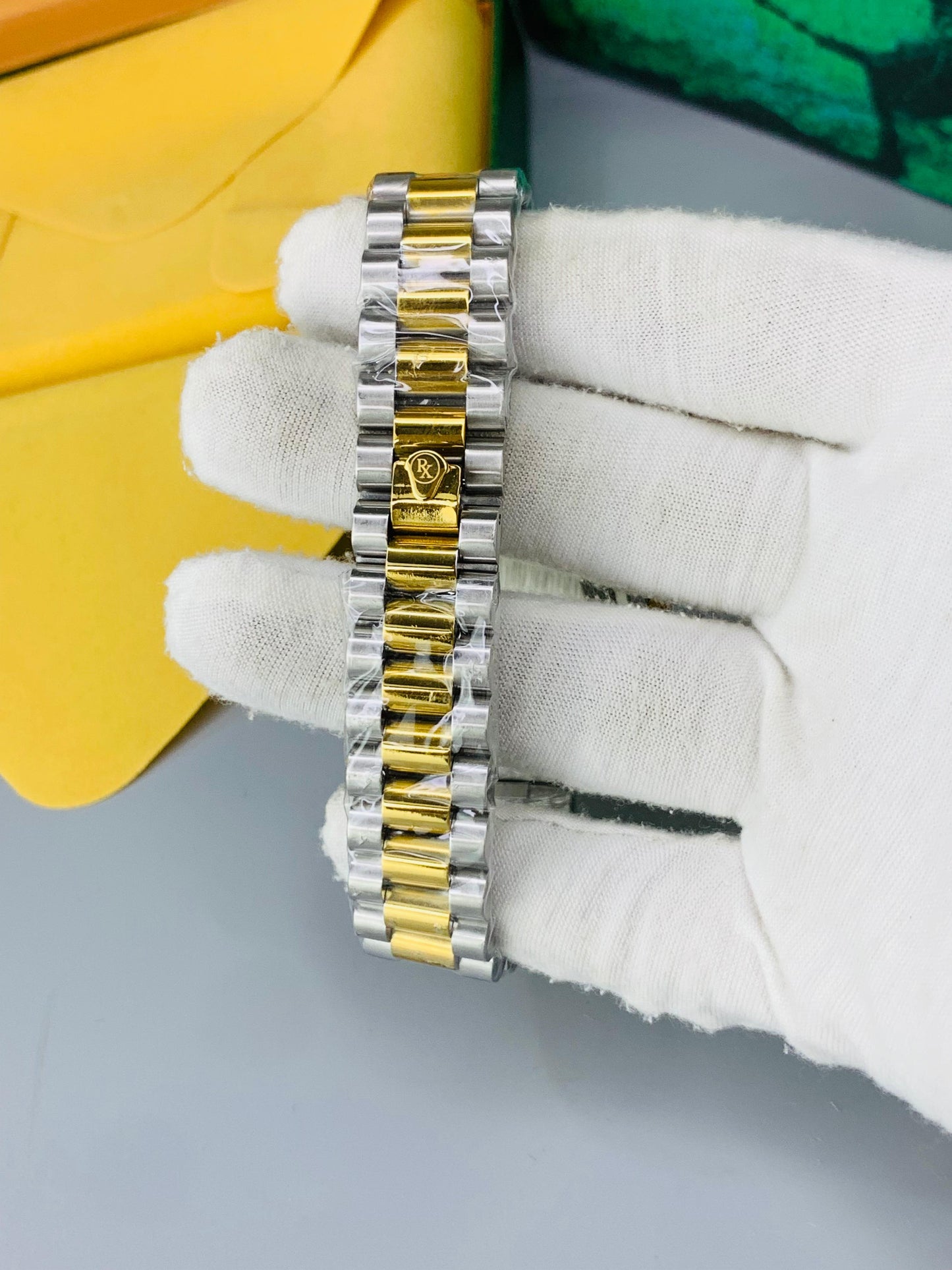 Tow Tone Golden Stone Model With Date Function