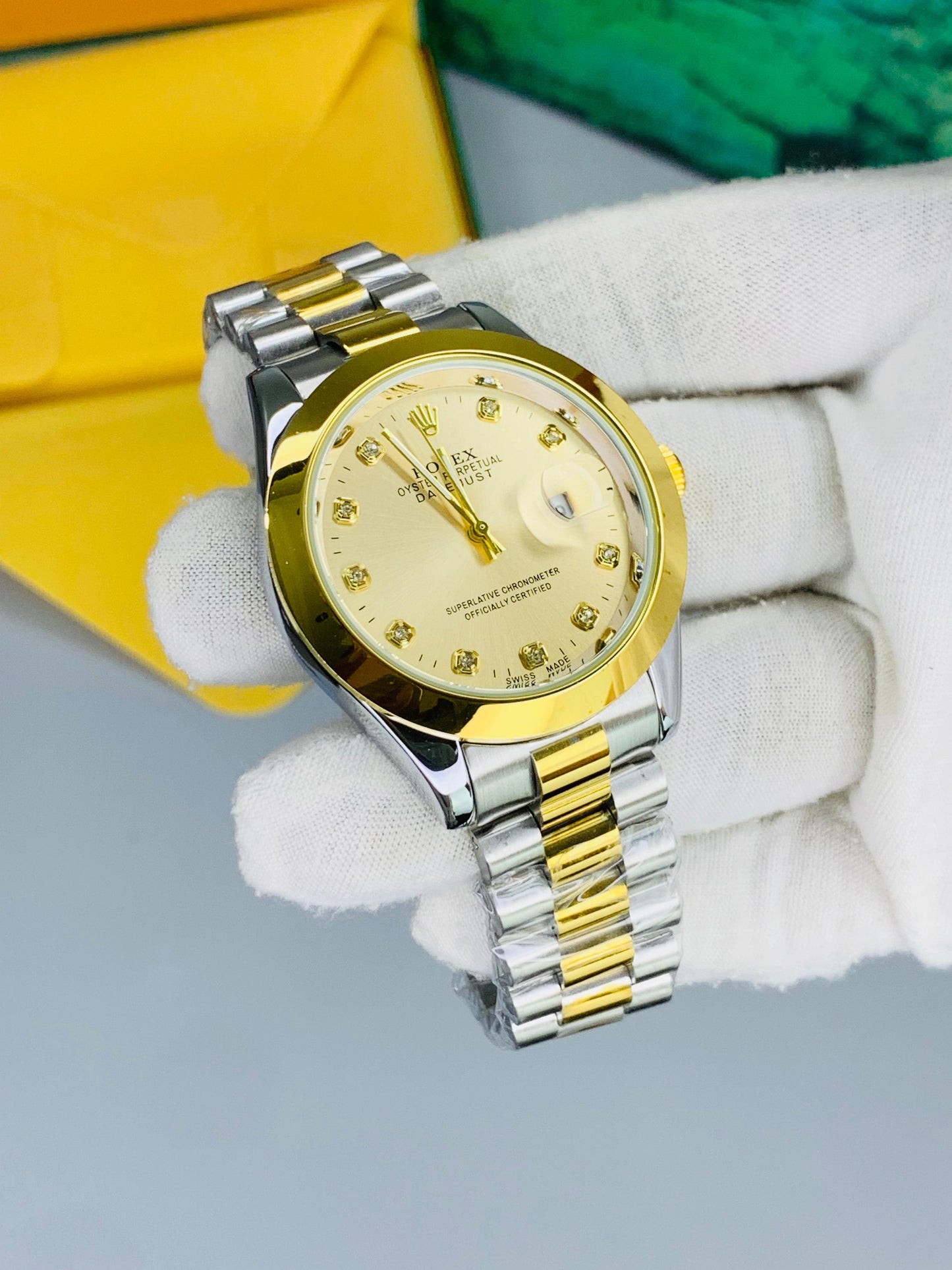 Tow Tone Golden Stone Model With Date Function