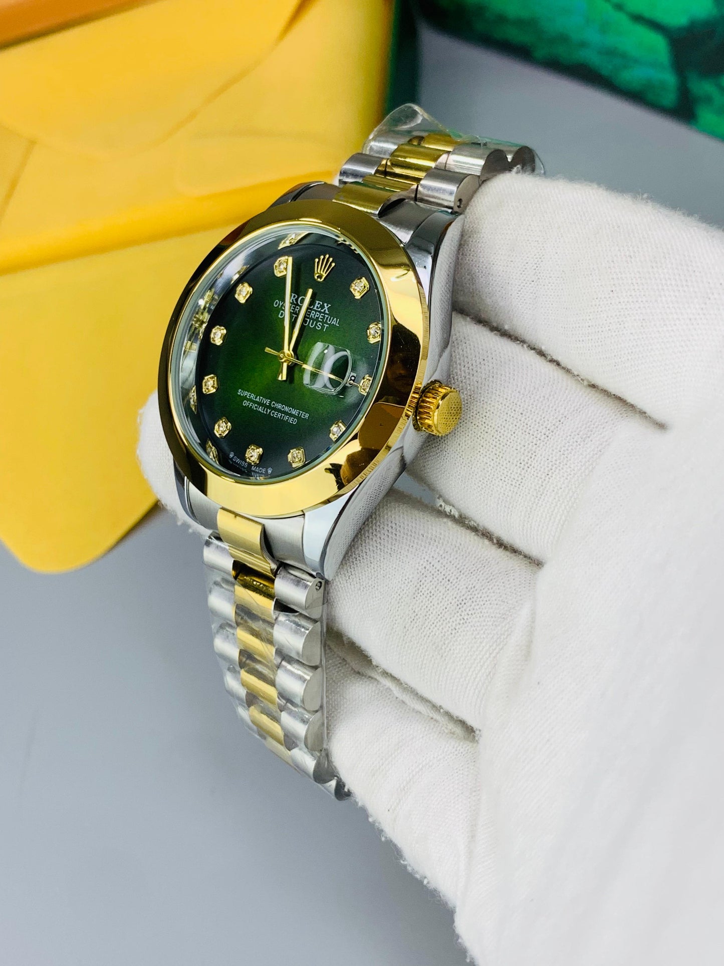 Tow Tone Green Stone Model With Date Function