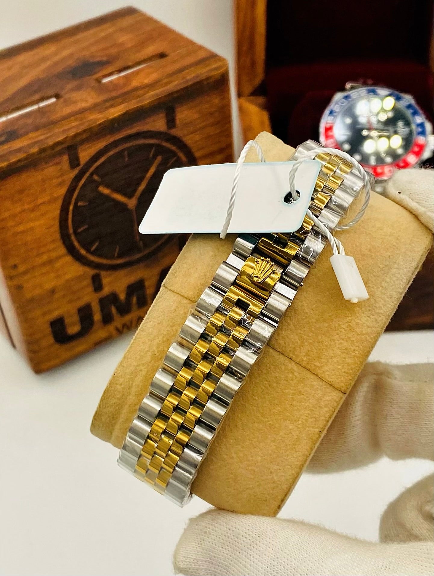 Premium Quartz Dive Style Watch with Rotating Bezel