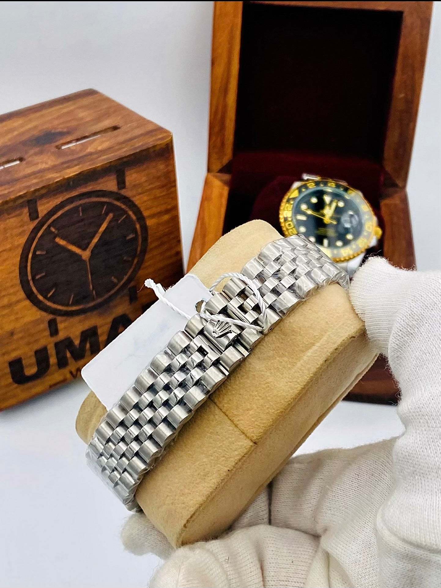 Premium Quartz Dive Style Watch with Rotating Bezel