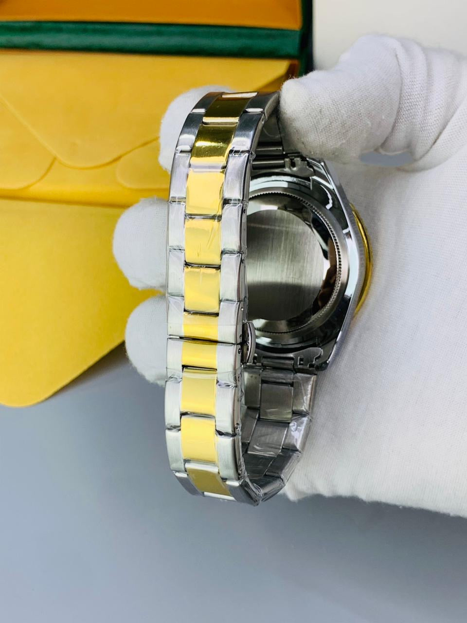 Classic Stainless Steel Watch – Dual Tone Elegance